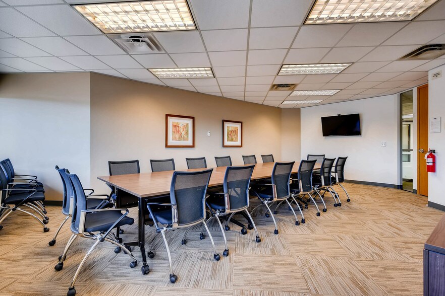 384 Inverness Pky, Englewood, CO for lease - Interior Photo - Image 2 of 16