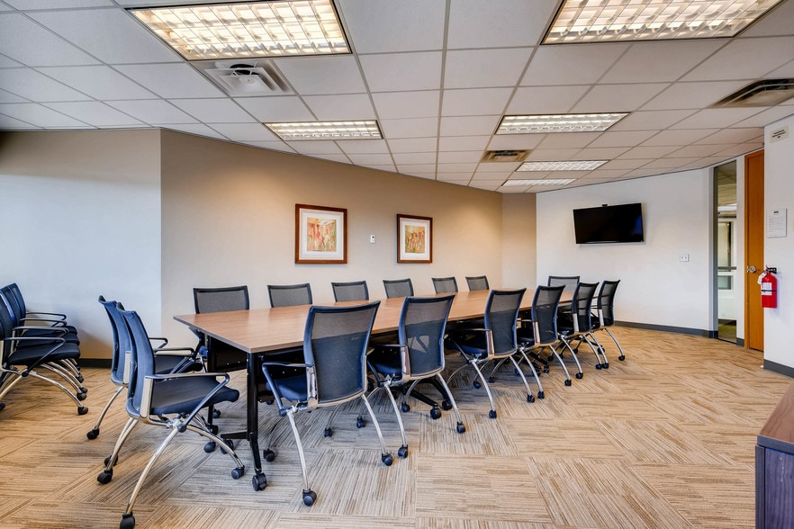 384 Inverness Pky, Englewood, CO à louer - Photo intérieure - Image 2 de 16