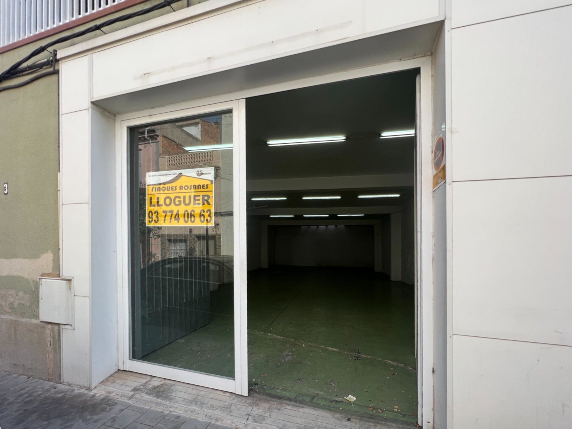 Commerce de détail dans Martorell, Barcelona à louer Photo principale- Image 1 de 2