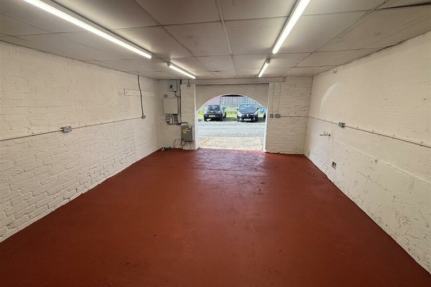 Plant St, Stourbridge for lease - Interior Photo - Image 2 of 5