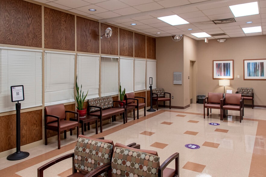 1035 Lincolnton Rd, Salisbury, NC for sale - Interior Photo - Image 3 of 14