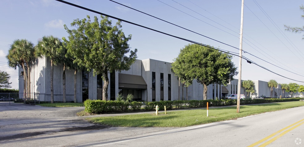 1111 Old Griffin Rd, Dania Beach, FL for lease - Building Photo - Image 2 of 14