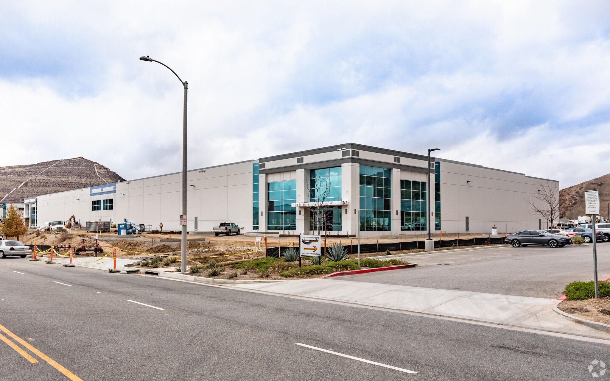29051 Avenue Valley View, Valencia, CA for lease Primary Photo- Image 1 of 5