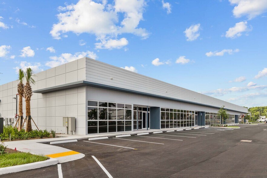 11700 S Military Trl, Golf, FL à louer - Photo du bâtiment - Image 2 de 10
