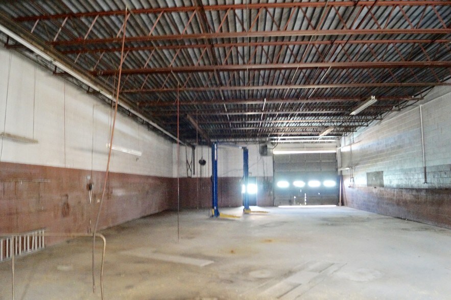 1118 N Texas Ave, Odessa, TX à louer - Photo du bâtiment - Image 2 de 6