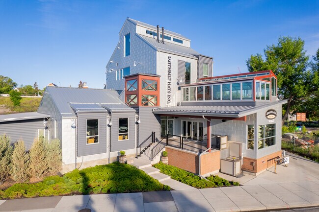 Plus de détails pour 1015 11 St SE, Calgary, AB - Commerce de détail à vendre