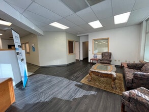 20300 Empire Ave, Bend, OR for lease Building Photo- Image 1 of 6