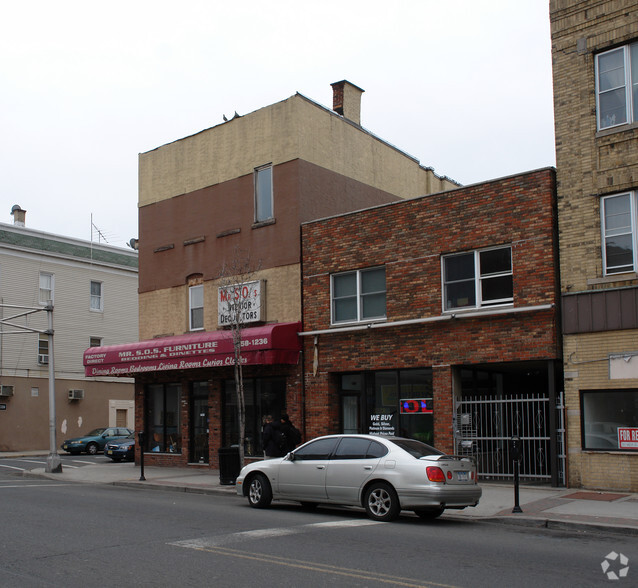 375 Broadway, Bayonne, NJ à vendre - Photo du bâtiment - Image 1 de 1