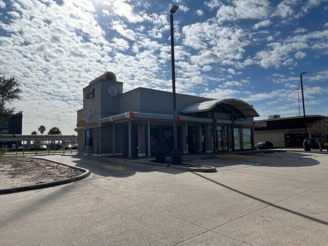 More details for 5195 W 34th St, Houston, TX - Retail for Lease