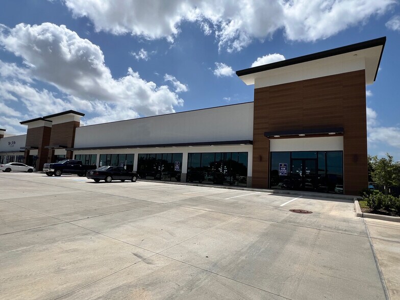 13439 W Bellfort Ave, Sugar Land, TX à louer - Photo du bâtiment - Image 1 de 7