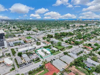 Plus de détails pour 703 NE 7th St, Hallandale Beach, FL - Multi-résidentiel à vendre