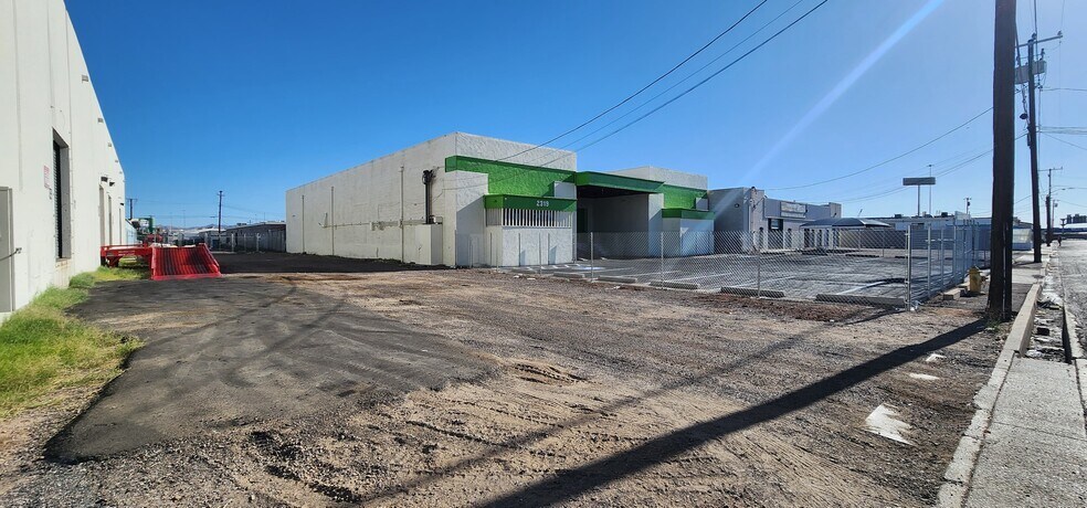 2319 W Holly St, Phoenix, AZ for lease - Building Photo - Image 2 of 10
