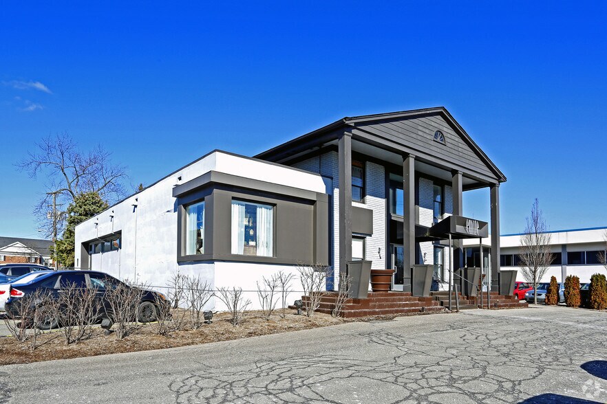 31409 Southfield Rd, Beverly Hills, MI à vendre - Photo du bâtiment - Image 2 de 4