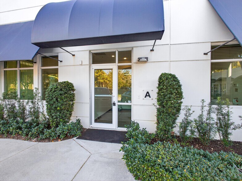 800 NW 17th Ave, Delray Beach, FL à louer - Photo du bâtiment - Image 3 de 11