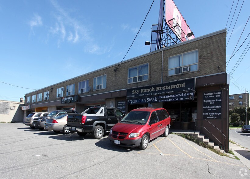 2473-2489 Dufferin St, Toronto, ON à vendre - Photo principale - Image 1 de 1