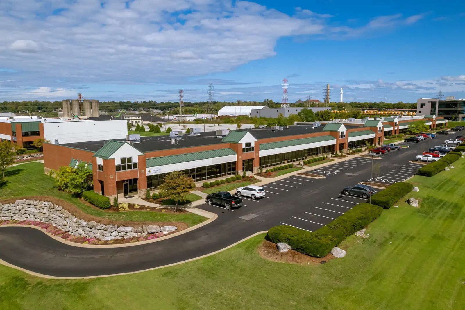 2720-2736 River Green Cir, Louisville, KY for lease Building Photo- Image 1 of 18