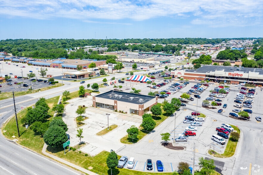 4555 S Noland Rd, Independence, MO for lease - Building Photo - Image 2 of 4