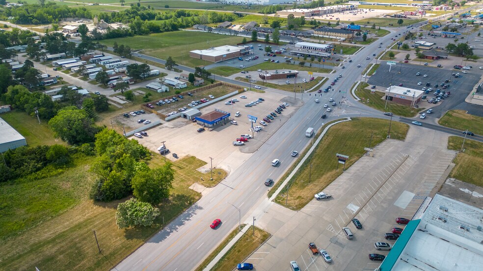 2015 N Baltimore St, Kirksville, MO à vendre - Photo du bâtiment - Image 3 de 3