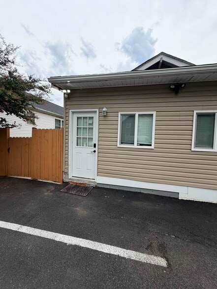 511 4th St, Laurel, MD for lease - Building Photo - Image 3 of 15