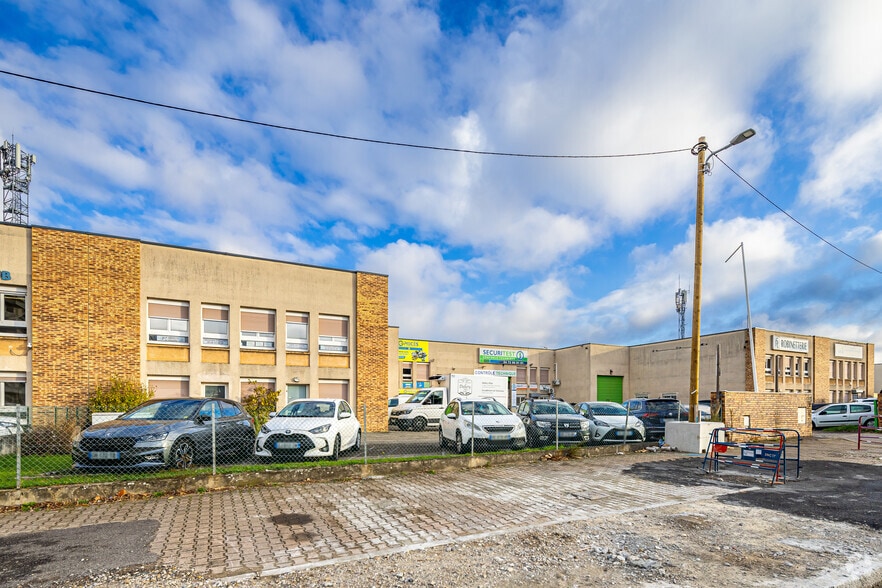 43 Avenue De La République, Vénissieux for lease - Building Photo - Image 2 of 2