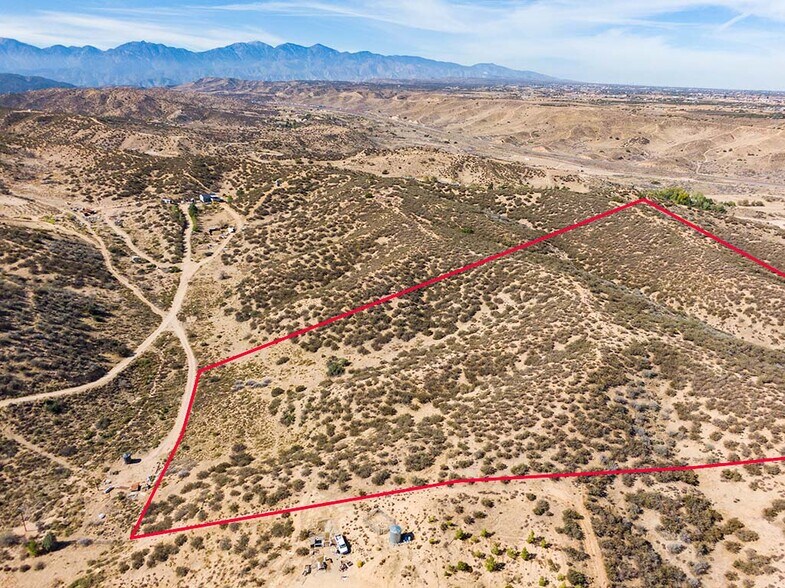 Starlight, Hesperia, CA à vendre - Photo principale - Image 1 de 21