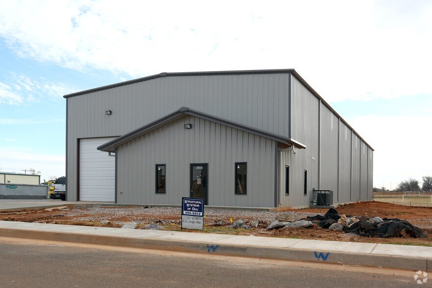 2500 S Vermont Ave, Oklahoma City, OK à louer - Photo du bâtiment - Image 2 de 19