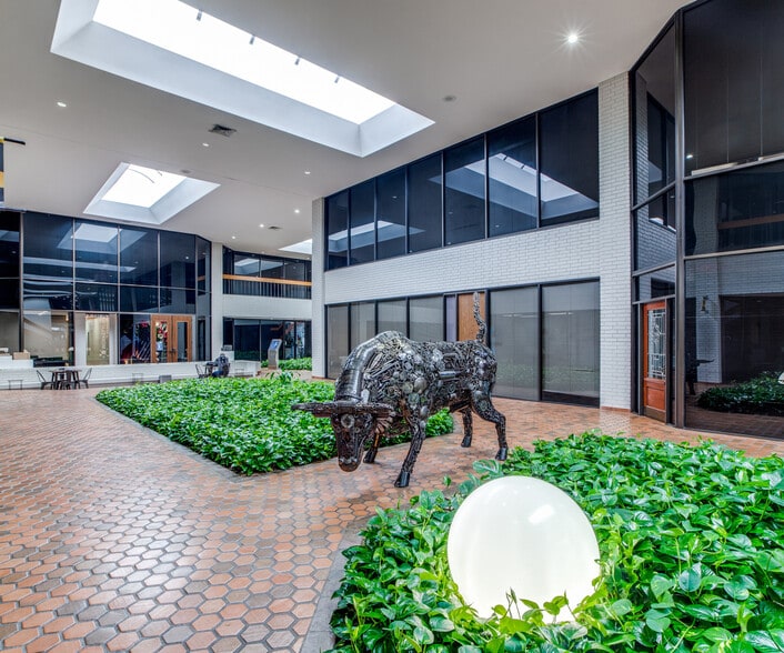 340 N Sam Houston Pky E, Houston, TX for lease - Lobby - Image 2 of 7