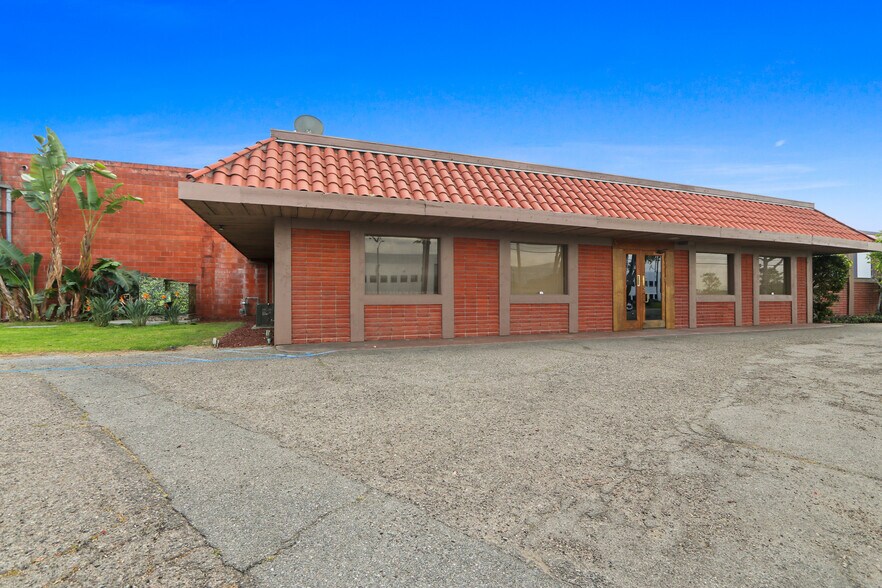 4900 E La Palma Ave, Anaheim, CA à vendre - Photo du bâtiment - Image 2 de 8