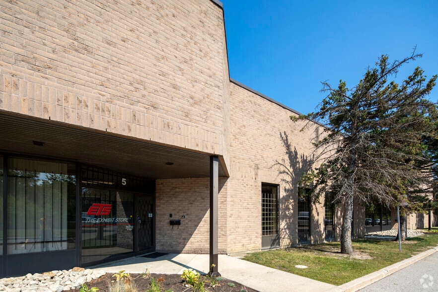 120 Mclevin Ave, Toronto, ON for lease - Building Photo - Image 3 of 6