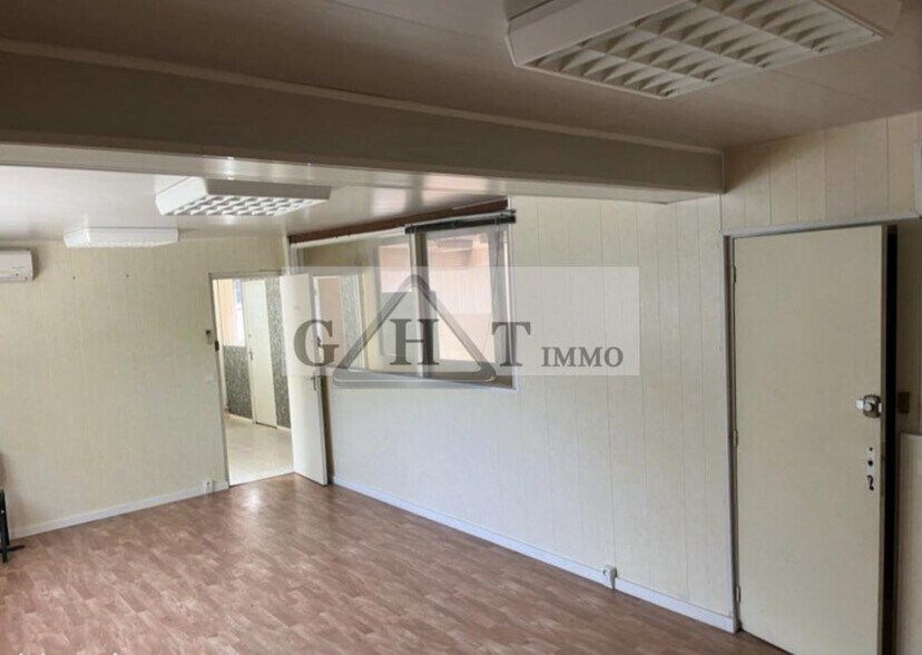 Retail in Épinay-sur-Seine for lease - Interior Photo - Image 2 of 4