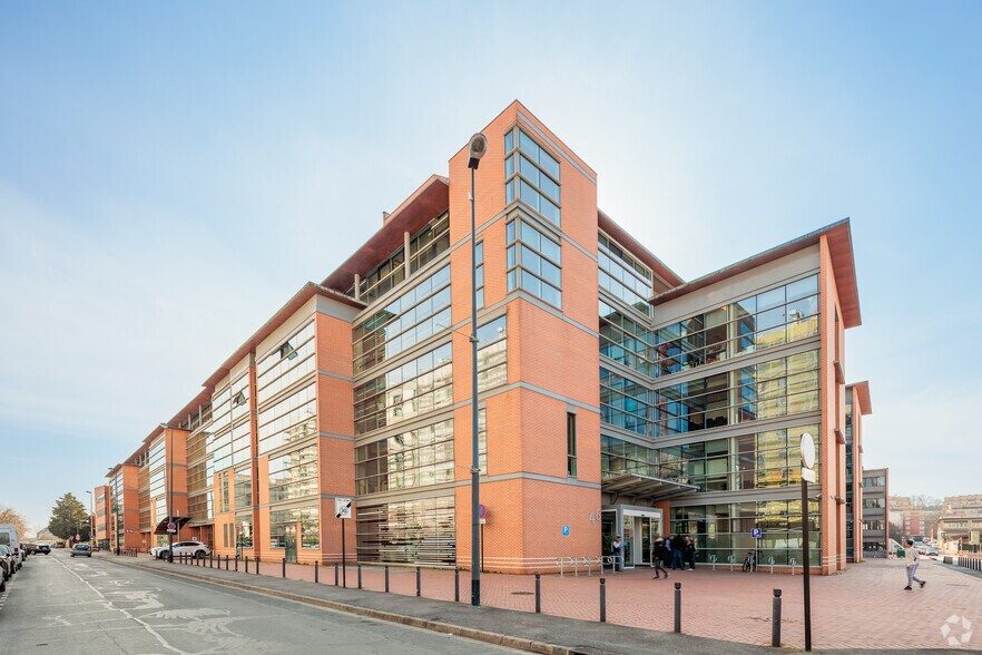 Bureau dans Ivry-sur-Seine à vendre - Photo du bâtiment - Image 3 de 7