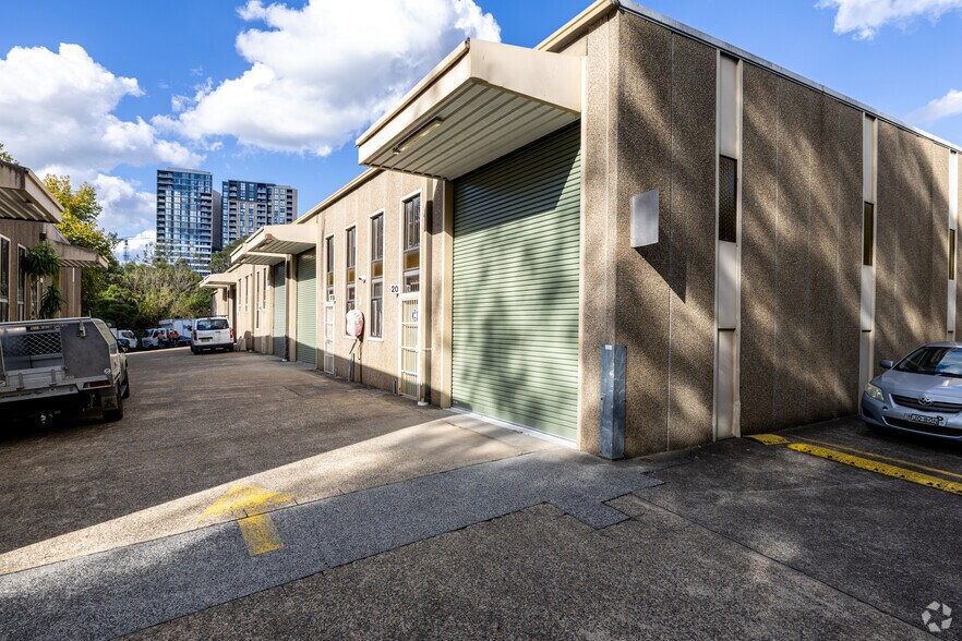 7 Carrington Rd, Castle Hill à louer - Photo du bâtiment - Image 2 de 4