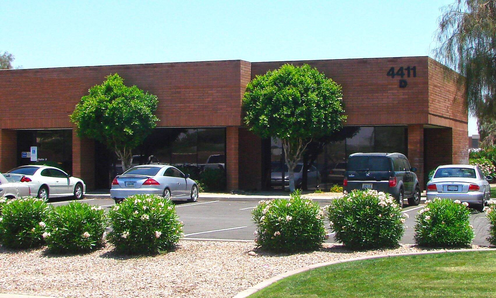 4013 E Broadway Rd, Phoenix, AZ for lease Building Photo- Image 1 of 10
