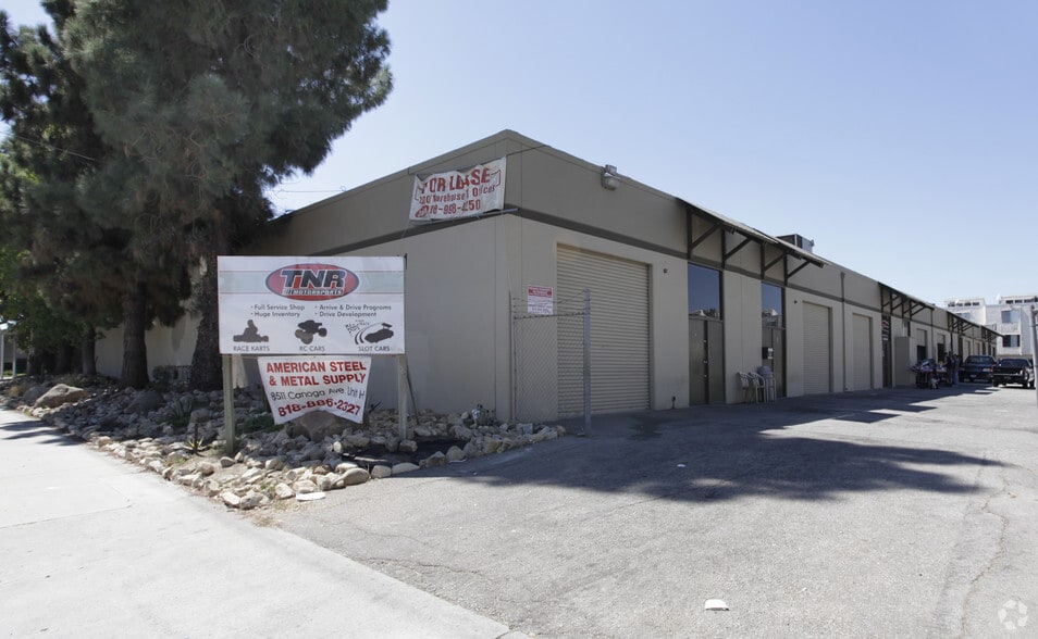 8501-8511 Canoga Ave, Canoga Park, CA for lease - Primary Photo - Image 1 of 9