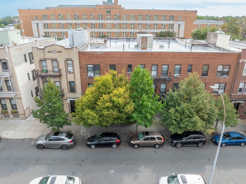 31-23 47th St, Astoria, NY for sale - Building Photo - Image 3 of 23