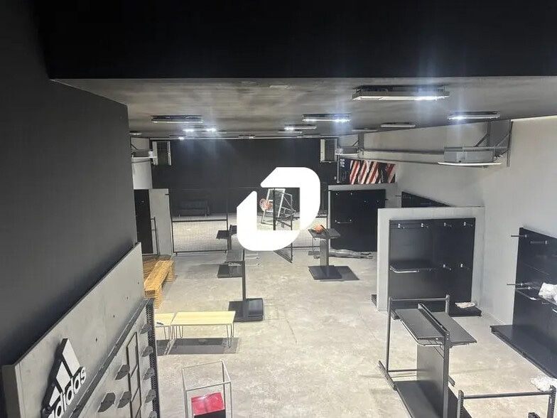 Commerce de détail dans Bordeaux à louer - Photo intérieure - Image 2 de 14