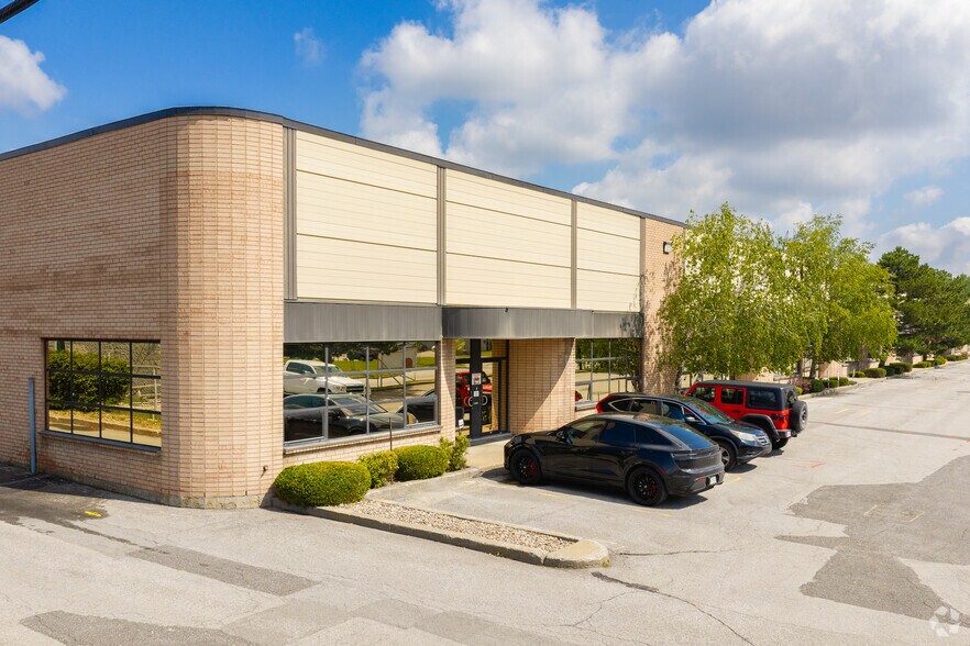 1913-1959 Rue Le Chatelier, Laval, QC for lease - Building Photo - Image 2 of 5
