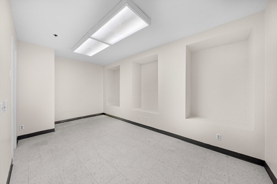 206-212 Canal St, New York, NY for sale - Interior Photo - Image 3 of 4