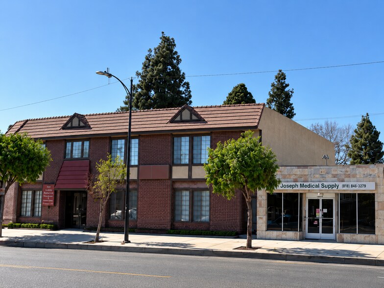 2821 W Burbank Blvd, Burbank, CA à vendre - Photo du bâtiment - Image 3 de 10