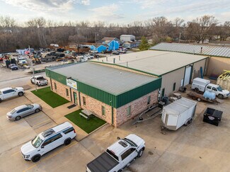 Plus de détails pour 1621 Se Summit St, Lee's Summit, MO - Local d'activités à louer