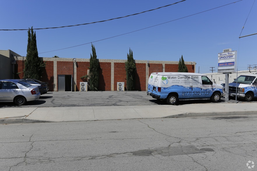 15115 Califa St, Van Nuys, CA à louer - Photo du bâtiment - Image 3 de 13