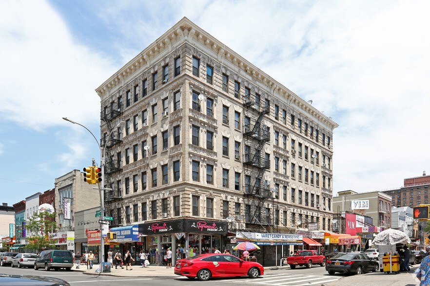 66 Graham Ave, Brooklyn, NY for lease - Primary Photo - Image 1 of 4