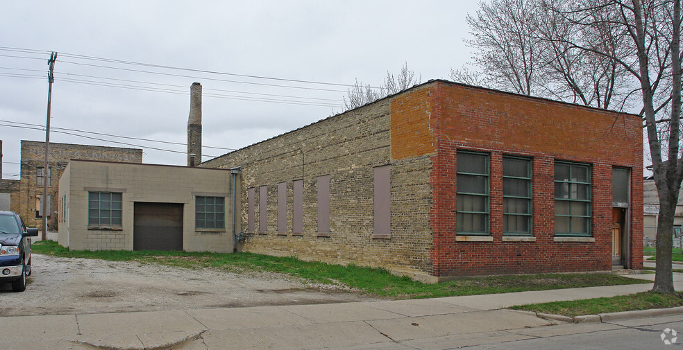 2979 N 30th St, Milwaukee, WI for sale - Primary Photo - Image 1 of 1