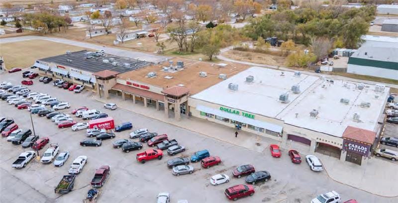 Saddle Creek Crossing portfolio of 2 properties for sale on LoopNet.ca - Building Photo - Image 1 of 7