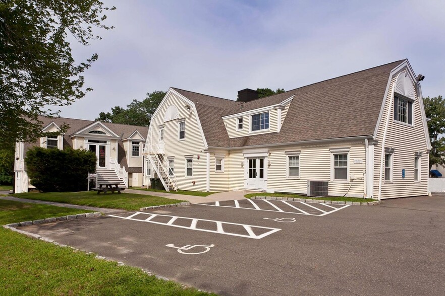 1276 Post Rd E, Westport, CT for lease - Building Photo - Image 2 of 2