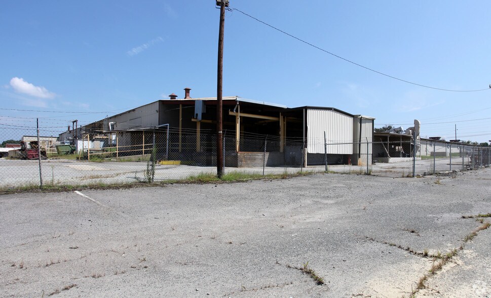 2300 Old Durham Rd, Roxboro, NC à vendre - Photo du bâtiment - Image 3 de 46