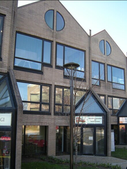 6721 Curran St, McLean, VA à louer - Photo du bâtiment - Image 2 de 8