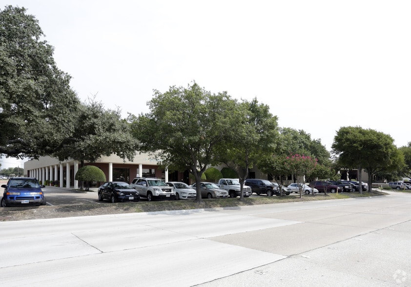 1825 E Plano Pky, Plano, TX for lease - Building Photo - Image 2 of 13