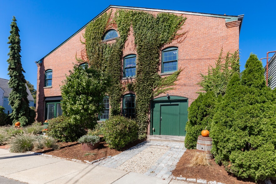 26 Howland St, Plymouth, MA for sale - Building Photo - Image 1 of 25
