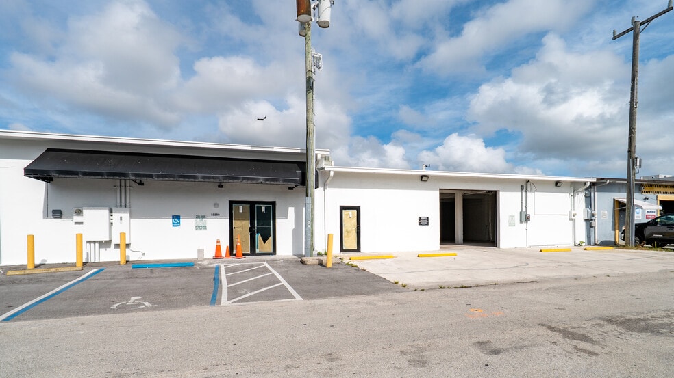 12260 NE 13th Ct, North Miami, FL for lease - Building Photo - Image 1 of 6